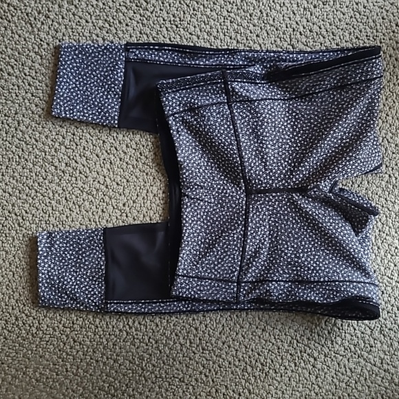Lululemon leggings - Picture 4 of 13